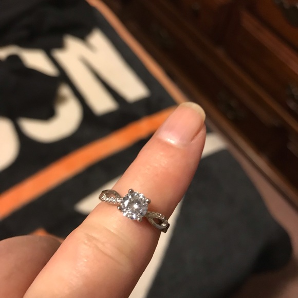 New silver Who is man made diamond beautiful size 6 1/2 - Picture 5 of 8